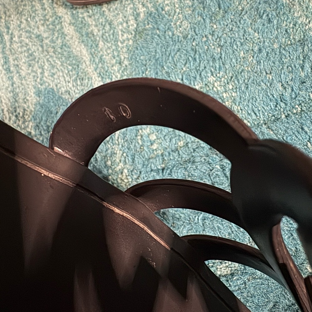GG Interlocking Logo Slide Sandals - Picture 4 of 4